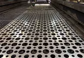 Лазерная резка декоративных стальных панелей толщиной 1 мм