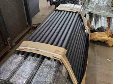 Алюминиевая труба после резки и покраски в цвет RAL9005 MUAR